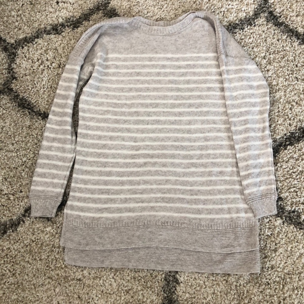 Old navy sweater